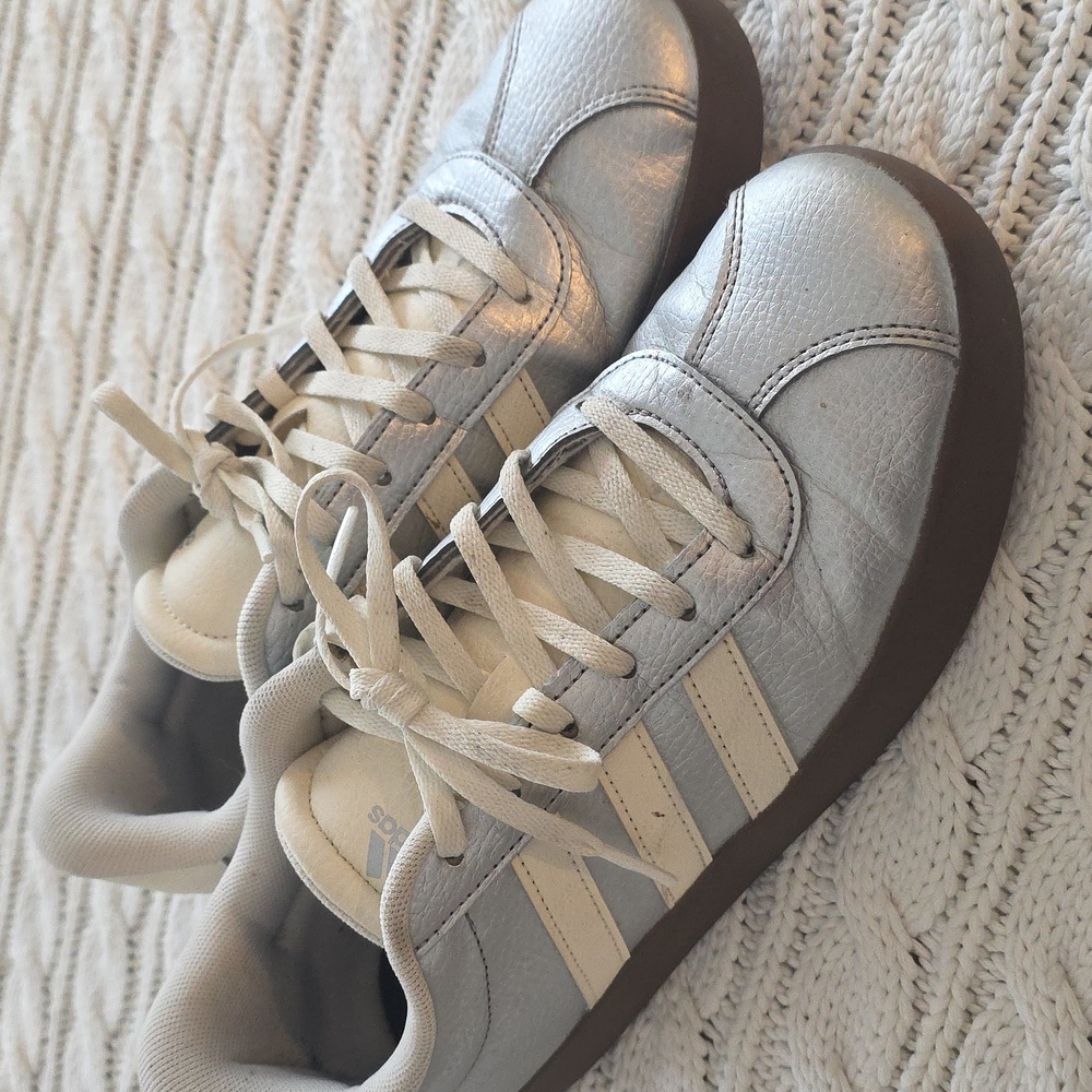 Adidas VL Court 3 silver sneakers! 39.5 Uk, 8 ladies